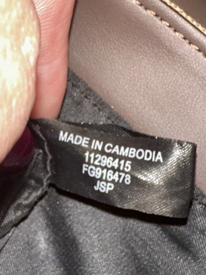 Bolsa de mão GUESS magnética marrom tiracolo bolsa de ombro logotipo marrom FG916478 - Imagem 4 de 4