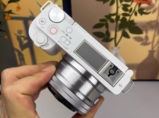 Sony ZVE10 4K 24.2MP White Mirrorless Camera with Lens Kit 95 NEW English