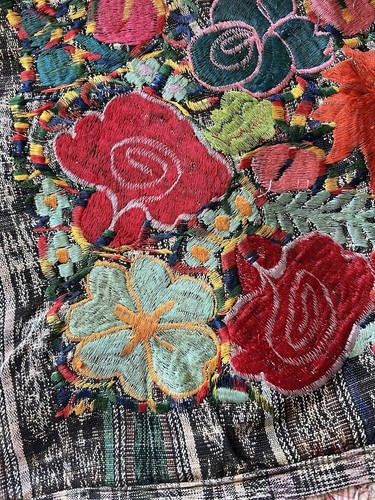 Guatemalan Throw Pillow Cover Pair(2))Embroidery Floral Huipil 20” Squares - Picture 4 of 14