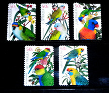 JUEGO DE 5 LOROS AUSTRALIANOS AGOSTO 2005 P/S F/USADO