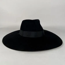HOLT RENFREW CLASSIC BLACK FELT WOOL WIDE BRIM HAT MADE IN ITALY