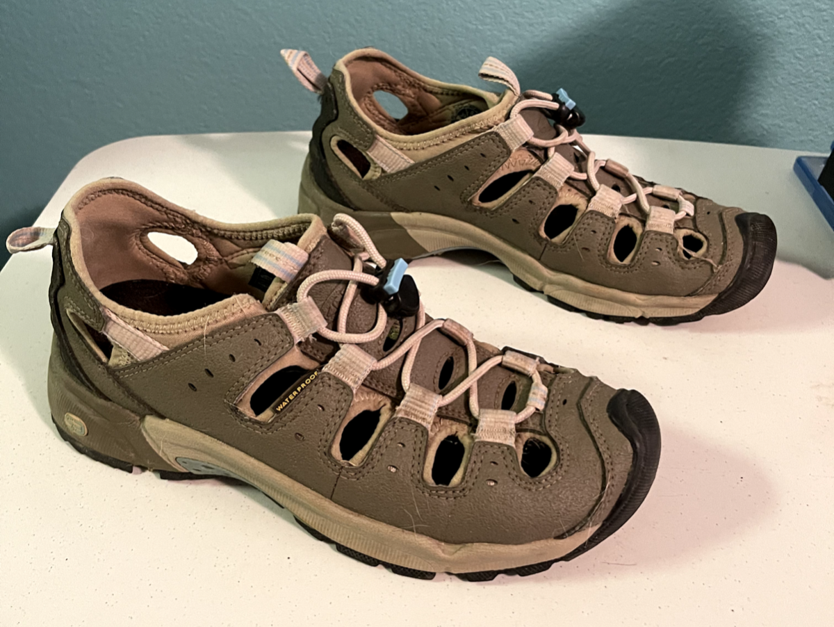 Scarpa da donna KEEN per atletica escursionismo taglia US 8 5 colore beige