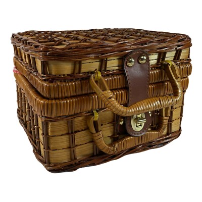 Small retro style Wicker Picnic Basket 11 pc Set Red & white