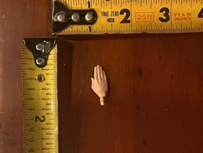 G.I. Joe Ultimates Duke 7-Inch SUPER 7  SALUTING  SALUTE KARATE CHOP HAND RIGHT