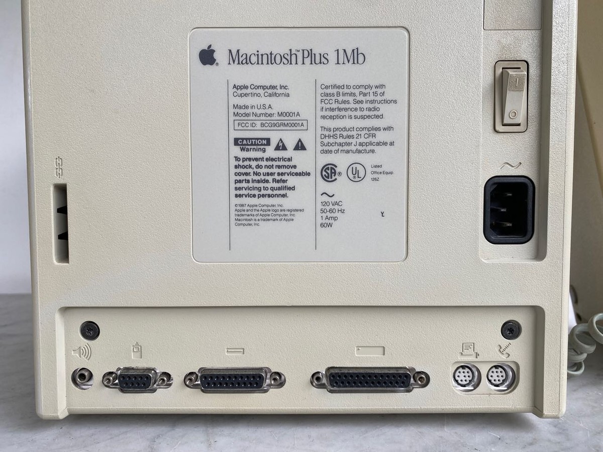 Apple　Macintosh Plus 1Mb Apple Macintosh Plus 1MB Computer & Keyboard No Mouse. Parts