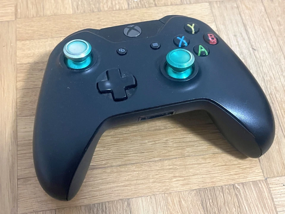 Microsoft Xbox One, Foto 2 von 5