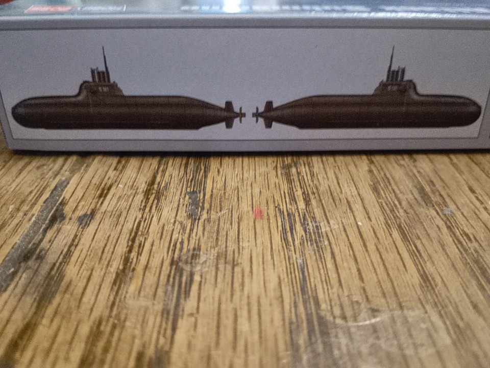 Maquette Hobbyboss Sous-marin Type 212 Allemand 1:350 Avec Pièces Photogravées, Support Inclus
