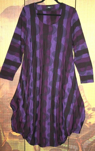 RALSTON L Striking Textured Jersey Bubble Dress 44-54"CH Hitch Hem Purple Stripe