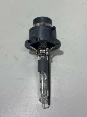 Genuine Volvo S40 / S60 / S80 / V40 / V70 / XC90 Headlamp Bulb 989833 ...