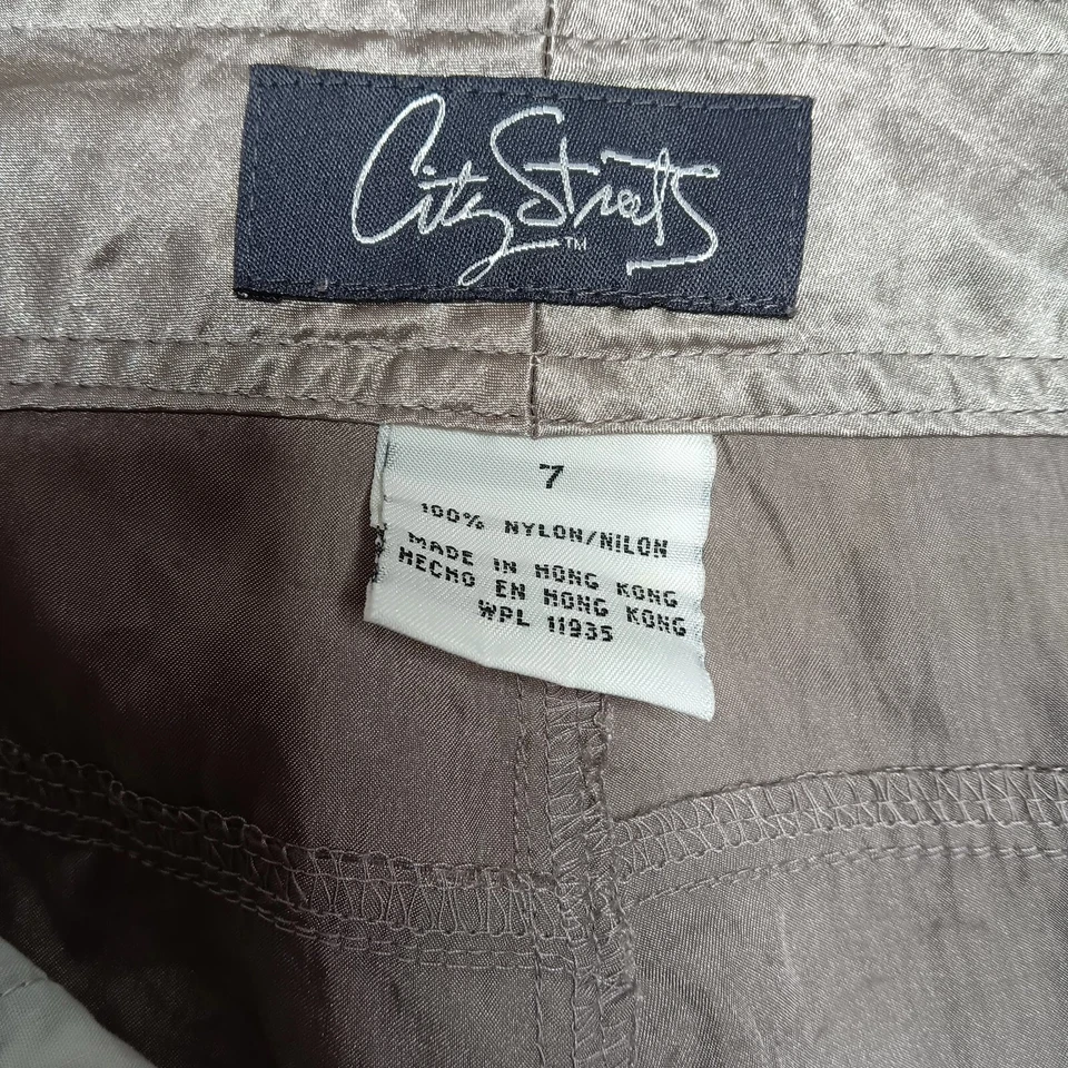 Pantalones Y2K City Streets Talla 7 Carga Plata Brillante Nylon Hong Kong De Colección Foto 4 de 4