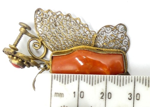 Rare antique Chinese large gold tone filigree butterfly & natural coral screwbac - Picture 7 of 11