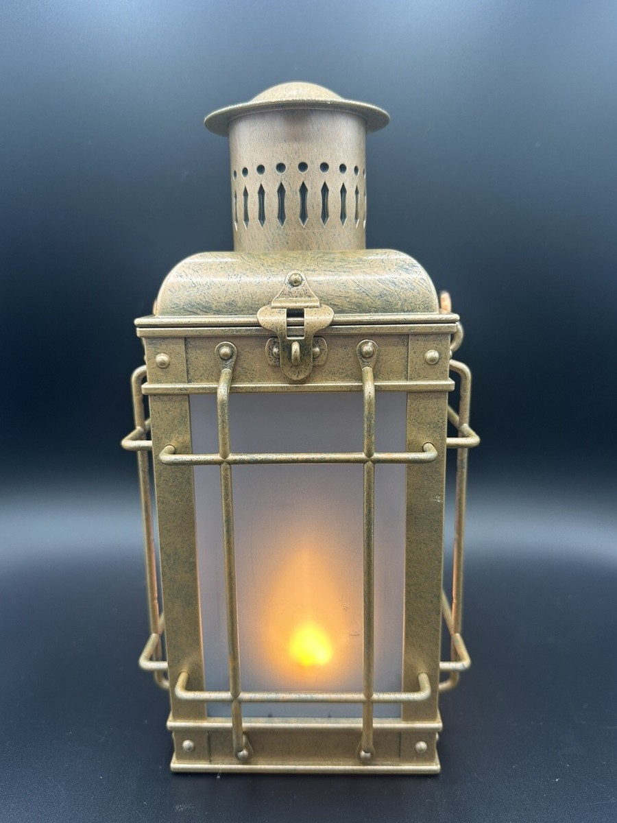 The Noble Collection Replica Hagrid's Lantern & Harry Potter