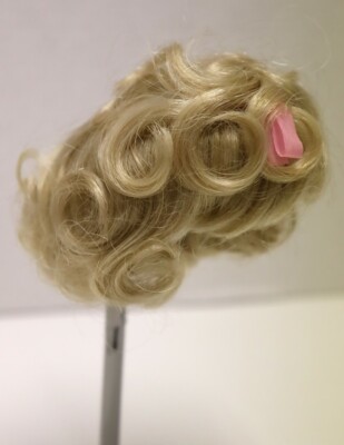 Doll Wig New Old Stock Size 8 Lt Blonde Hair Tallina's #W-63 Short Wavy Curls