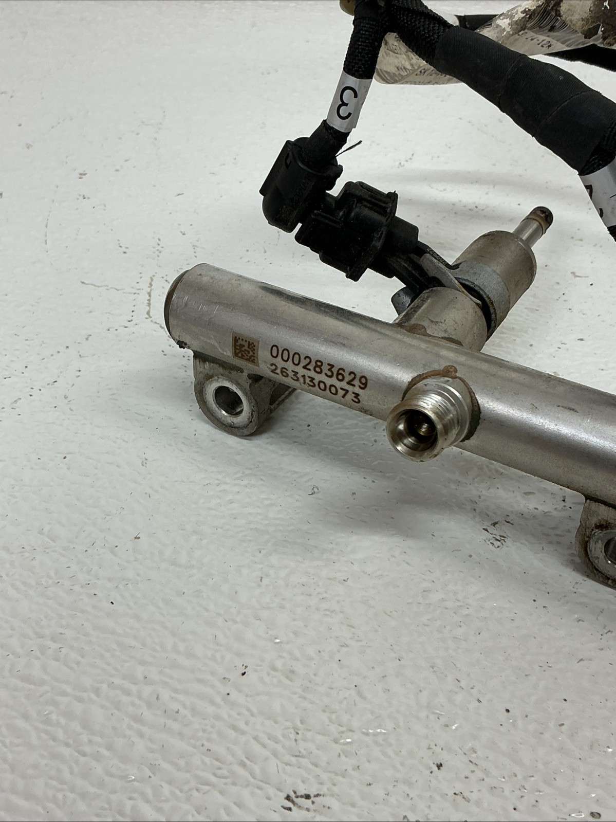 Maserati Levante 2014-2020 RIGHT Fuel rail