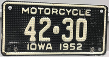 1952 Iowa Motorcycle License Plate Waffle 42-30 Hardin County