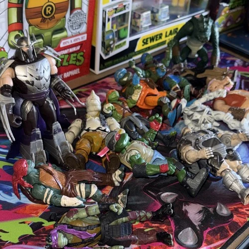 Lot of 13 Playmates  TMNT Teenage Mutant Ninja Turtles Action Figures Vintage