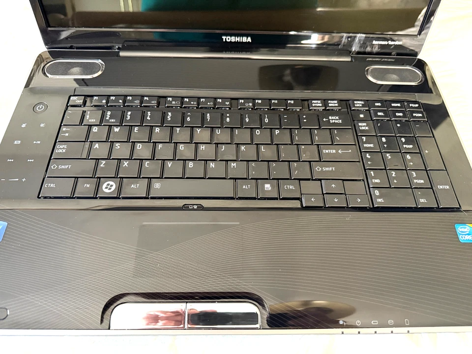 Ноутбук Toshiba Satellite P500 18,4 дюйма. Работает идеально. Плазы прочитайте описание! - Изображение 2 из 4