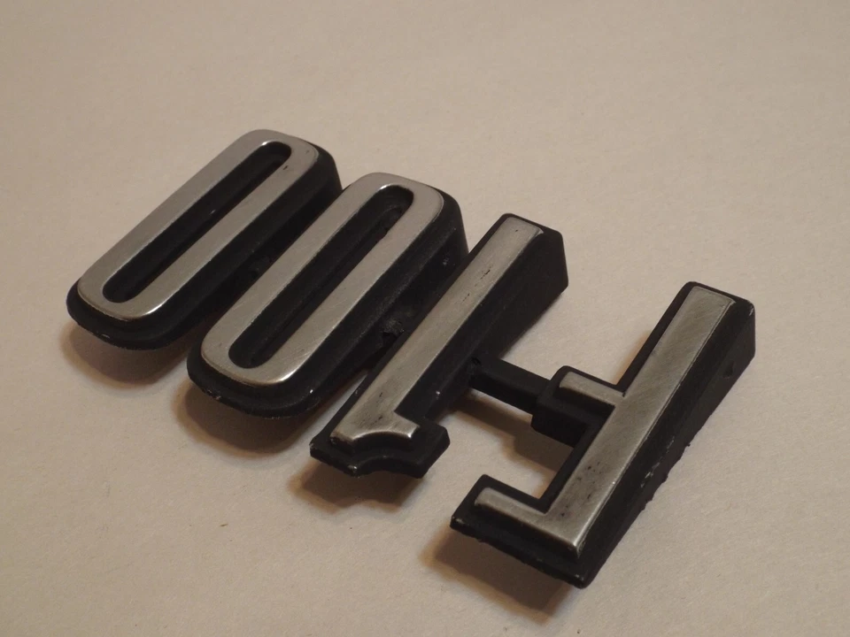 Emblema F100 1973 1974 1975 1976 73 74 75 76 Ford Ranger XLT Explorer 4x4 F-100 Foto 4 de 4