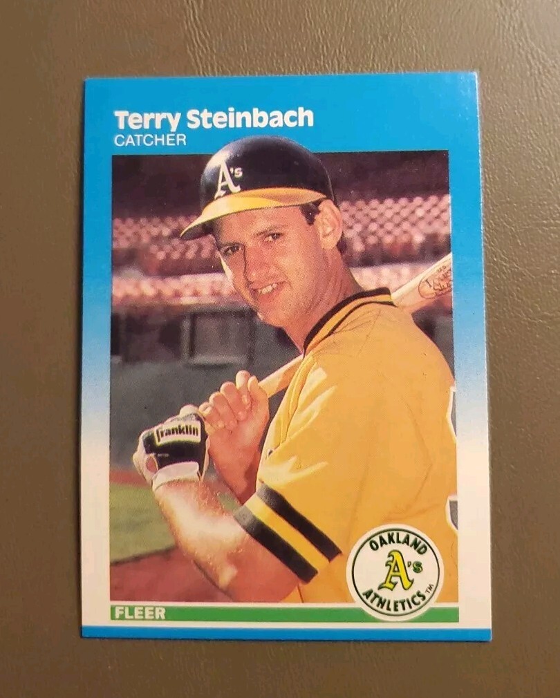 1987 Fleer Baseball Terry Steinbach Rookie Card #405  NM - MT