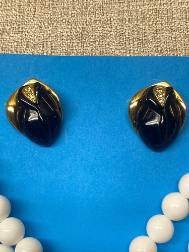 KJL Kenneth Jay Lane Avon White Beaded Black Rose Necklace Pierced Earrings SET - Picture 7 of 16