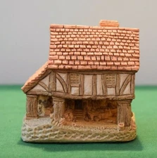 David Winter - Little Market - In excellent condition, in original box. Last one