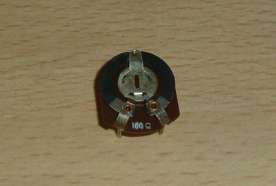 Vintage Widerstands-Trimmer, 100 Ohm, horiz. Montage, RM 10 x 17,5