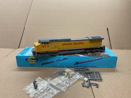 ATHEARN HO SCALE DIESELLOK C44-9W DASH 9 UNION PACIFIC N.9711 SCHÖN! | Zustand: Used