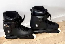 Black Them 909 Complete V4 Inline Skates. Size XS 5/6 US. With Safety Helmet