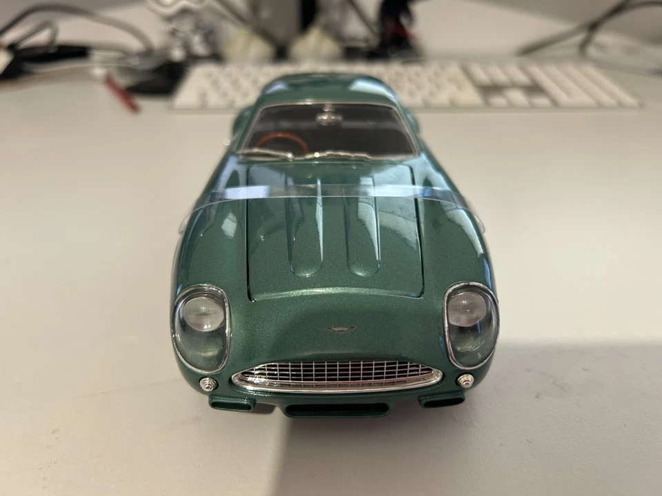 Aston Martin DB4 GT Zagato 1961 Road Signature 1:18 Diecast Model Car, New Boxed - Image 3 of 4
