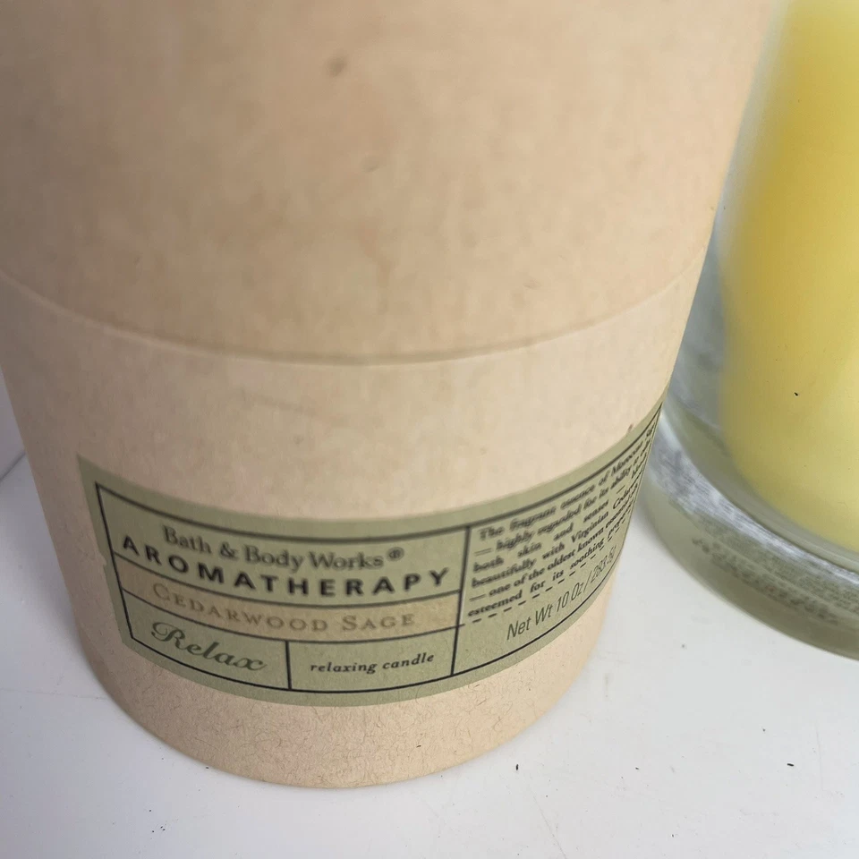 Vela relajante Bath & Body Works aromaterapia madera de cedro salvia 10 oz Foto 2 de 3