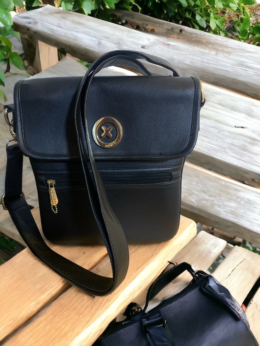 Bag with removable strap clearance