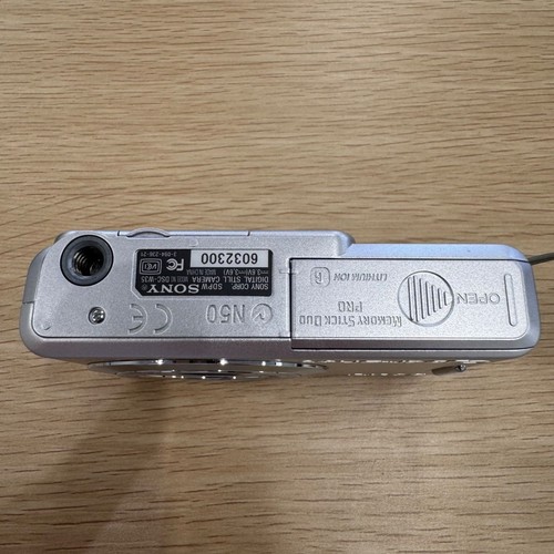 SONY Cyber-shot DSC-W35 Silver 7.2MP Digital Camera Japanese language only - Picture 12 of 19