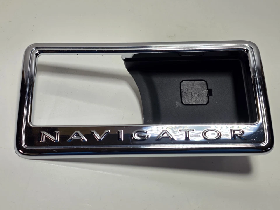 Lincoln Navigator 2007-2014 asiento trasero izquierdo interior manija de puerta moldura OEM Foto 2 de 4