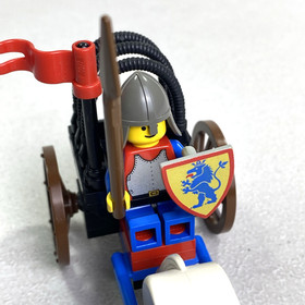 Lego Castle: Knights Arsenal 6016 Complete Set - w/o Box or Instructions -Used