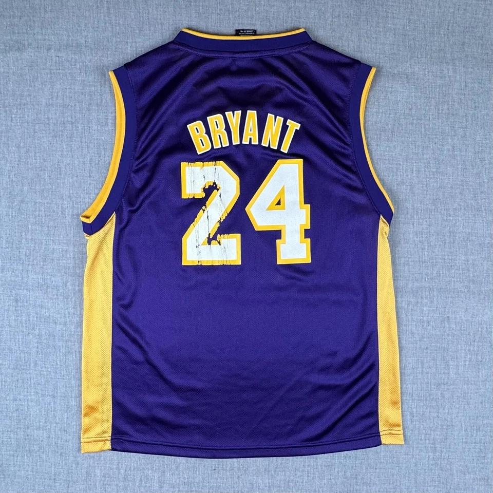 Camiseta deportiva juvenil grande púrpura de baloncesto de la NBA de Los Angeles Lakers Kobe Bryant 24 Foto 4 de 4