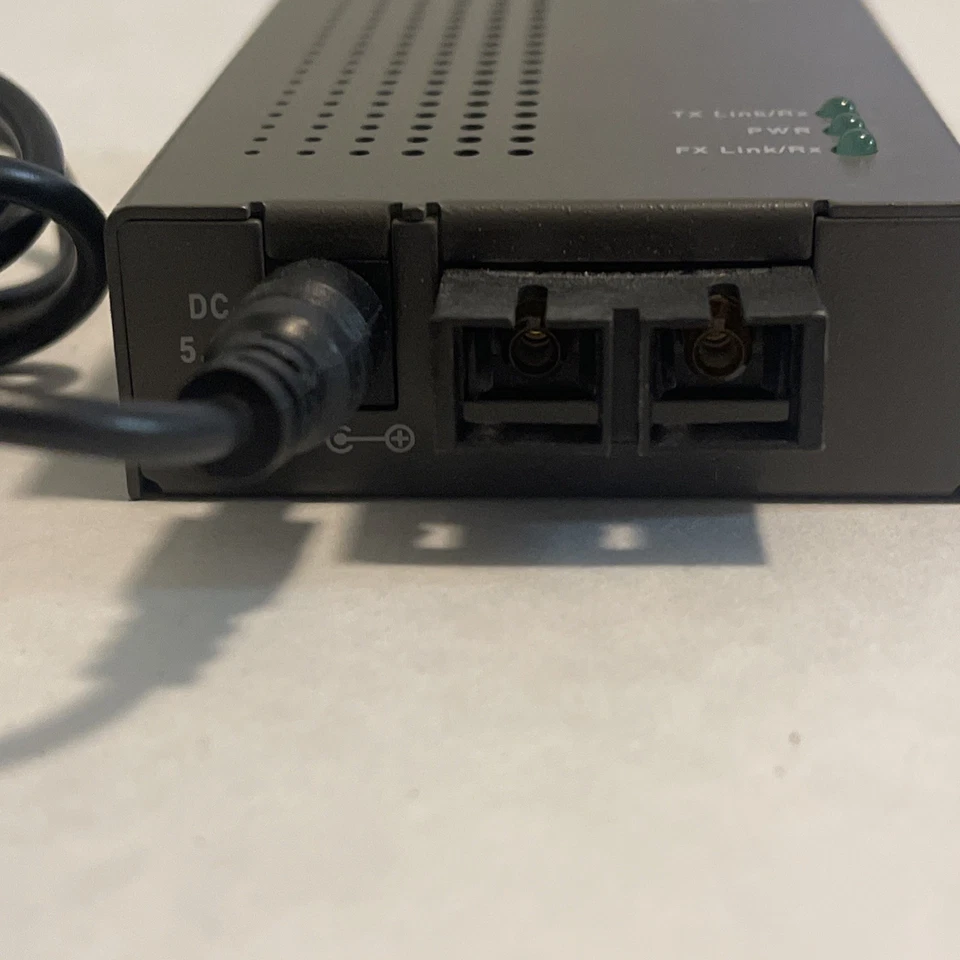 D-Link DFE-855 1 RJ-45 1 SC Fast Ethernet Converter Ver C2 100 Base-TX To FX - Image 4 of 4