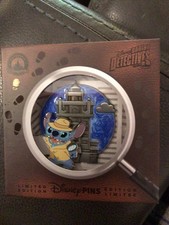 Mini Pin Jumbo 2026 Daring Detectives Stitch Torre del Terror LE 4000 Nuevo