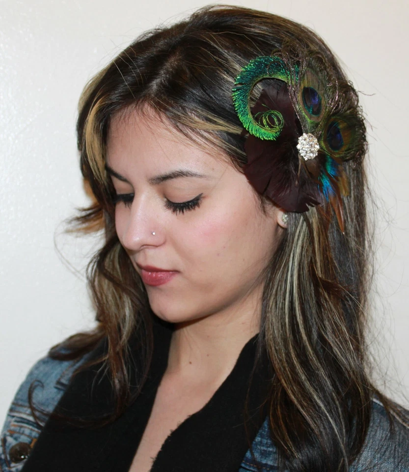 Fascinator Pluma Clip Chocolate Marrón Oliva Verde Azul Pavo Real Espada Novia Foto 3 de 4