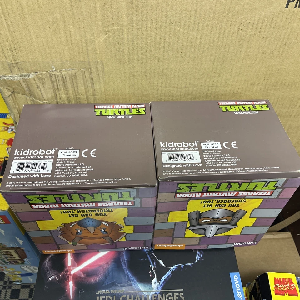 Nickelodeon Kidrobot Autographed NYCC Exclusive Shredder & Triceraton - Image 3 of 4