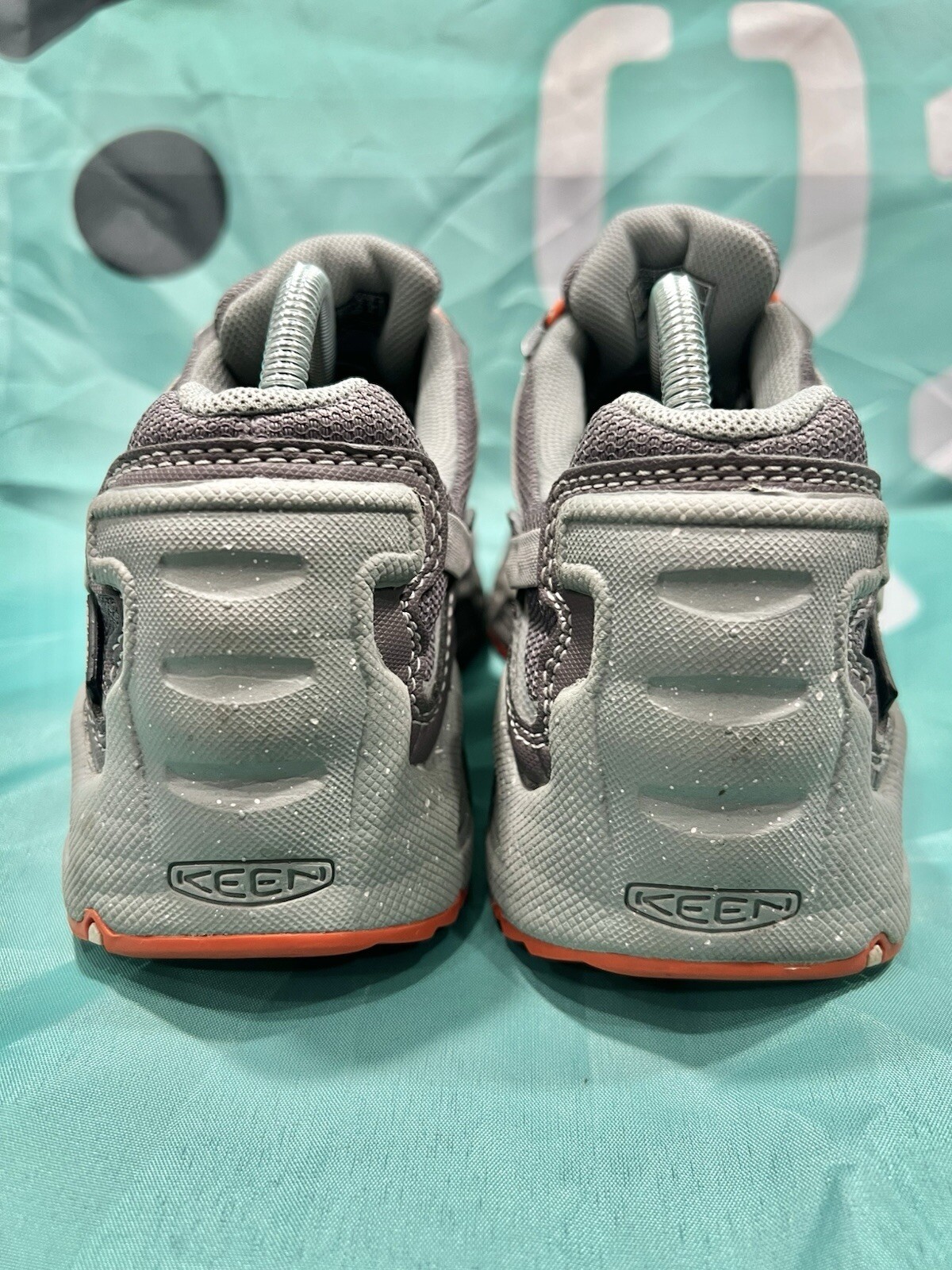 Scarpe da trekking outdoor KEEN Versatrail da donna taglia 7 grigio USA arancione impermeabili