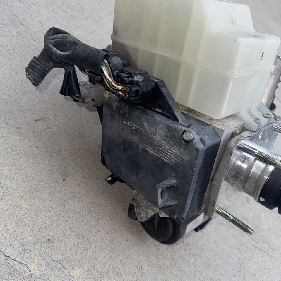 ✅1998 - 2002 TOYOTA LAND CRUISER & LEXUS LX470 ABS BRAKE BOOSTER PUMP ANTI LOCK - Image 2 of 4