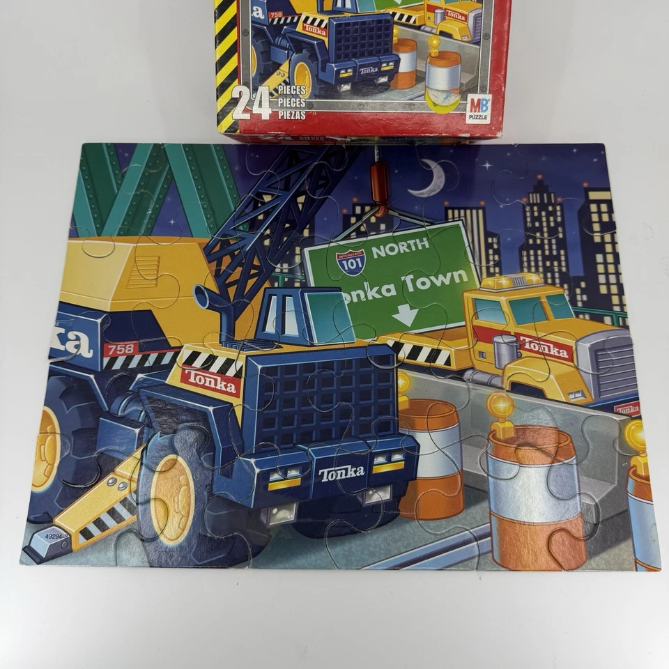 2002 TONKA CRANE TRUCK, HASBRO 24 Piece Jigsaw PUZZLE, #49294-3, COMPLETE (P6) - Image 2 of 4