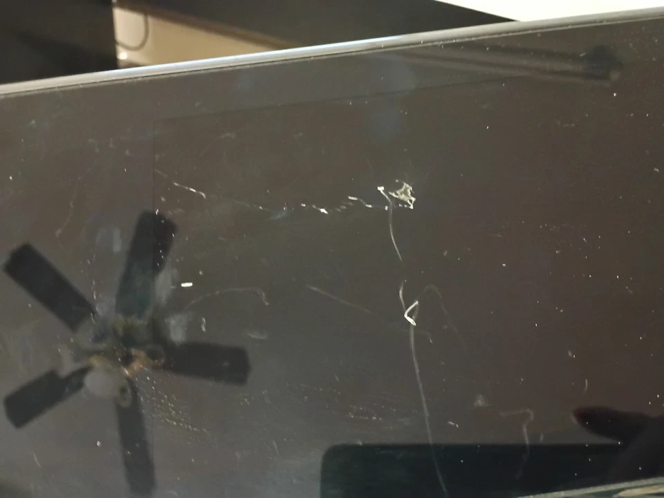 Chevrolet Trax ACTIV 2024-2025 Pantalla 11 pulgadas 42856463 Arañazos en Pantalla  Foto 3 de 3