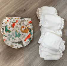 Blümchen Stoffwindel 2in1 System One Size Set mit 5 Einlagen - Dinos