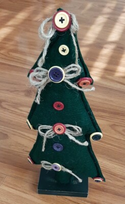 Target Holiday Homecoming 14'' large felt tree Christmas decoration buttons