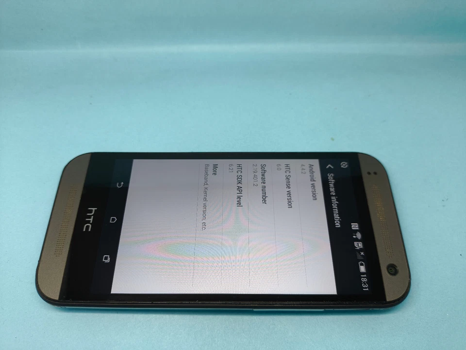 HTC One Mini 2 16GB - silberfarbenes (entsperrt) 4G 13MP Android 4.4 Smartphone - Bild 2 von 3