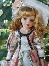 Collectible Doll h40cm Victorian Lady Gift Idea Like New 