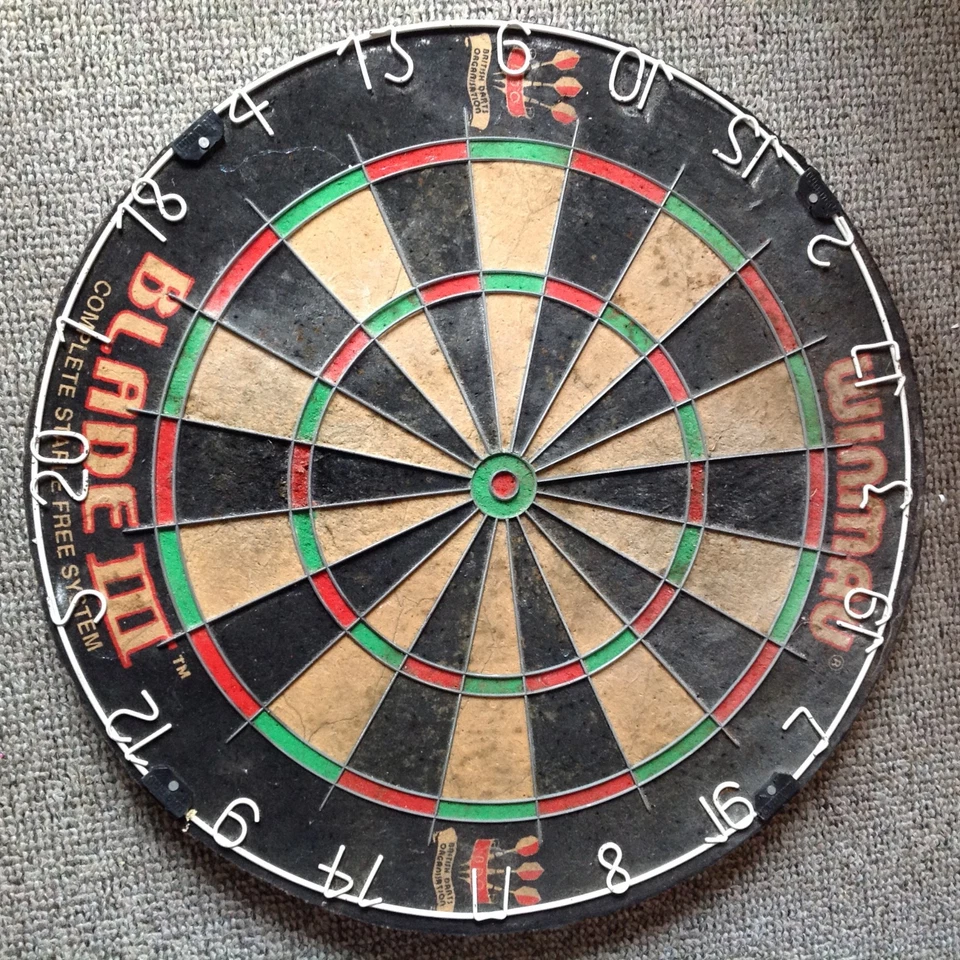 Winmau Blade 3 Dartboard(Used) Good Condition - Image 3 of 4