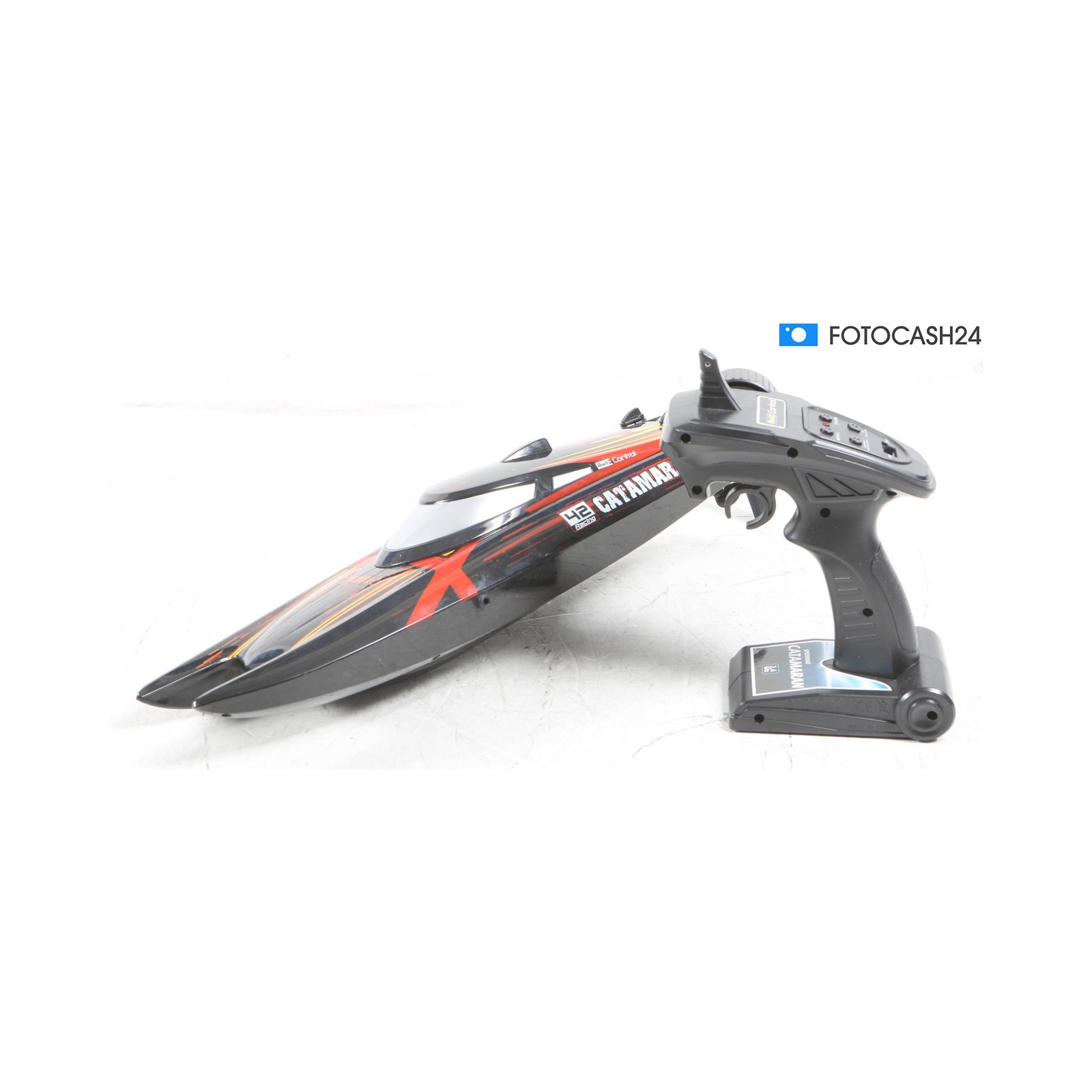 Revell RV RC X-Treme Boat Catamaran + Defective (283941)