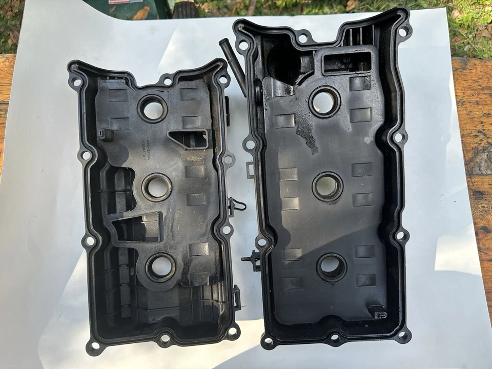Cubierta de válvula izquierda y derecha Nissan 350Z Infiniti G35 2003-2006 OEM VQ35DE pieza Foto 4 de 4
